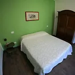 Bed & Breakfast I Tre Ladroni Nasino
