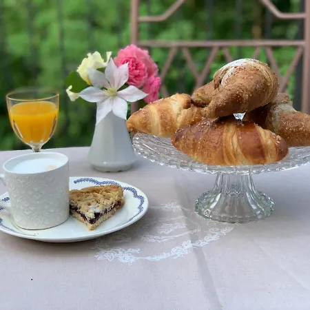 I Tre Ladroni Bed & Breakfast Nasino