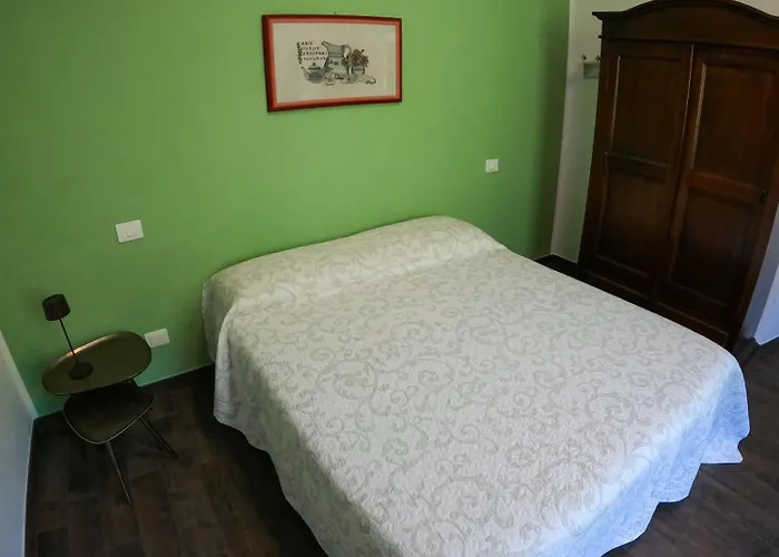 Bed and Breakfast I Tre Ladroni Nasino